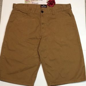 NWOT RED APE SHORTS SZ 40 100% COTTON